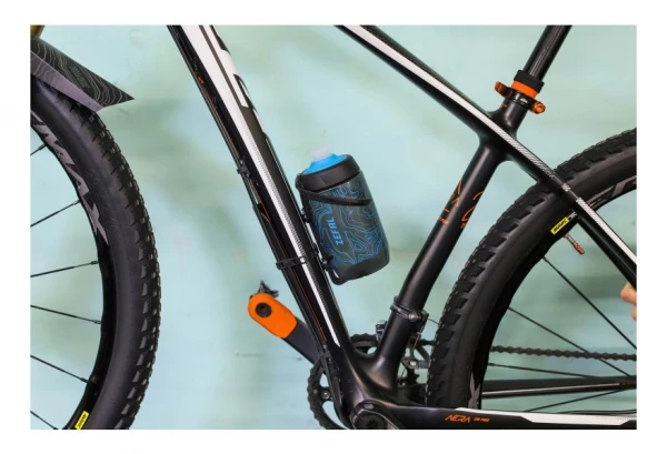 Bidon Zefal Sense Pro 500 Ml Noir / Bleu 4 Bidon Zefal Sense Pro 500 Ml Noir / Bleu – Image 2